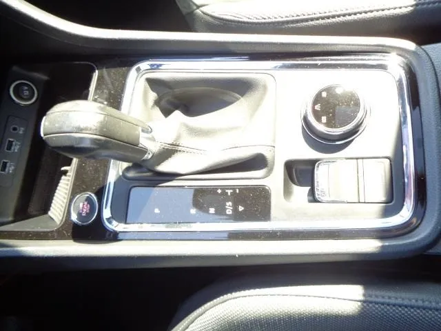 seat ateca 2,0 tdi dsg excellence; virtual; panorama; navi; 360 kamera - slika 22