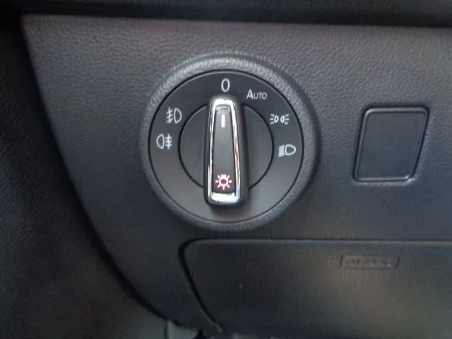 seat ateca 2,0 tdi dsg excellence; virtual; panorama; navi; 360 kamera - slika 24