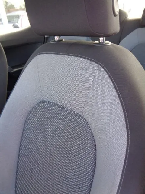 seat ibiza 1,0 tsi; 95 ks; hr auto; klima; multimedija; bluetooth.. - slika 9