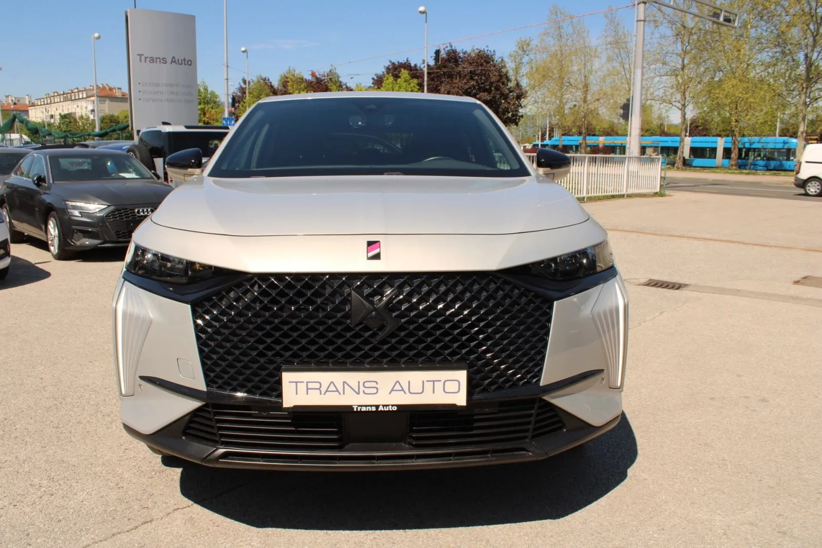 ds automobiles ds7 bluehdi automatik performance line *navigacija,led* - slika 2