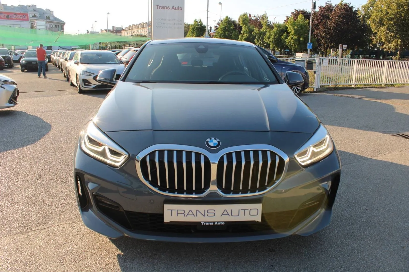 bmw serija 1 118i m paket *harman kardon, led, navigacija, kamera* - slika 2