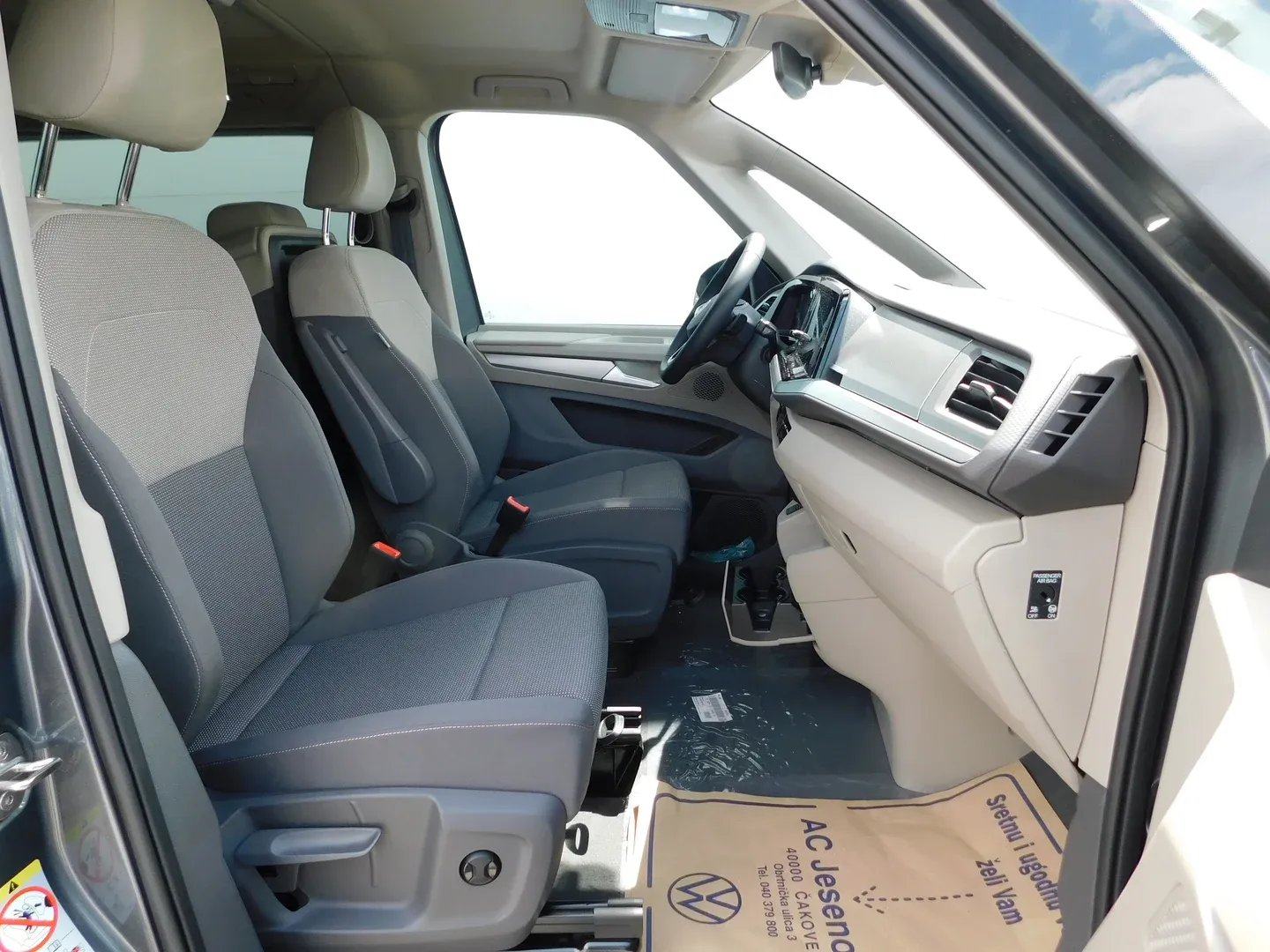 12846 vw multivan 4life l2 2.0 tdi dsg - slika 12