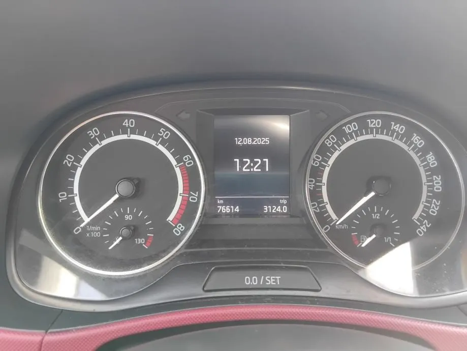 škoda fabia combi 1,0 tsi monte carlo,hr auto,led,pano,kam,garancija! - slika 13