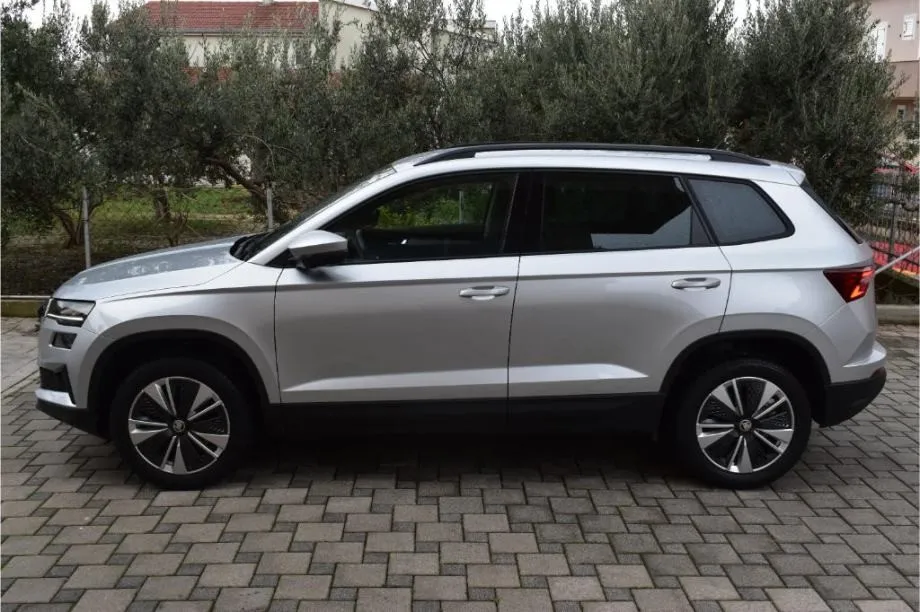 škoda karoq 2.0 tdi automatik-business-acc,lane assist,kamera-facelift - slika 4