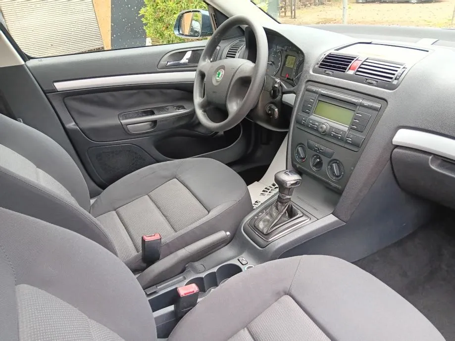 škoda octavia 2,0 tdi automatik,1vlasnik,hr-vozilo, - slika 9