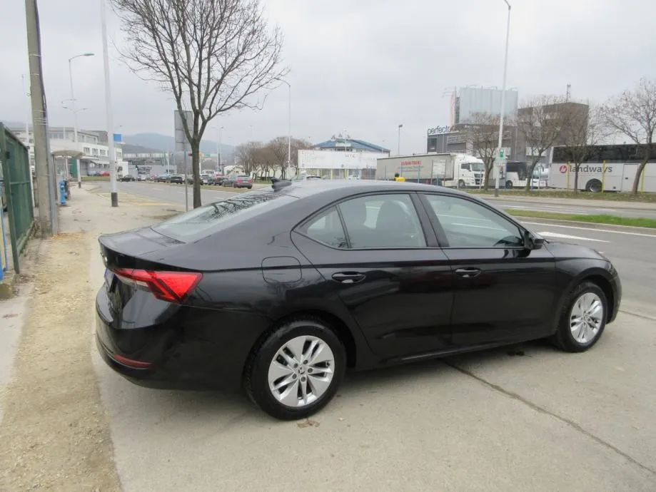 škoda octavia 2,0 tdi dsg 150ks,style;hr auto,samo 110.tkm,u sus.pdv-a - slika 4