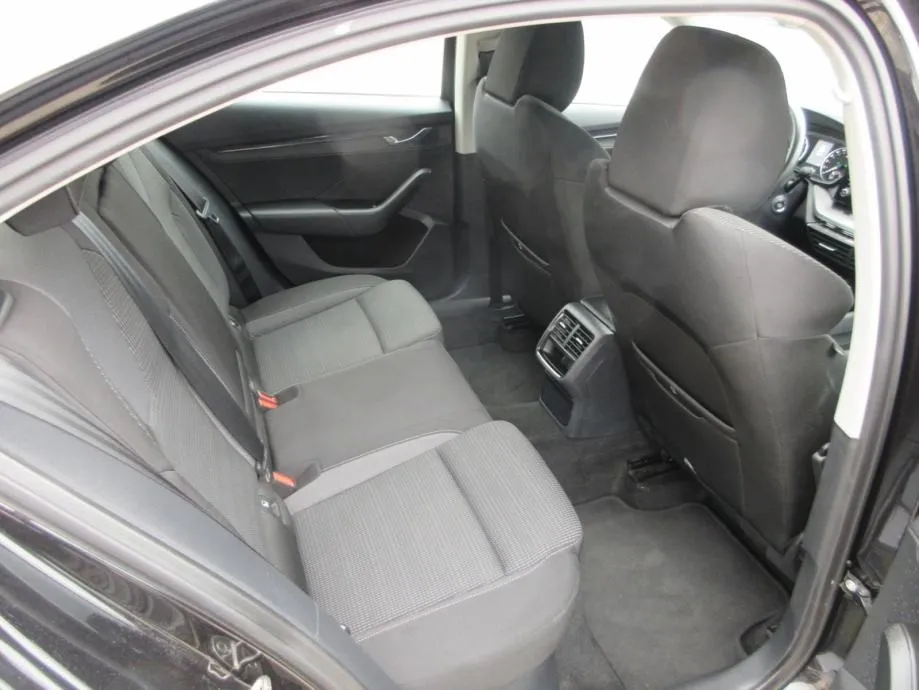 škoda octavia 2,0 tdi dsg 150ks,style;hr auto,samo 110.tkm,u sus.pdv-a - slika 12