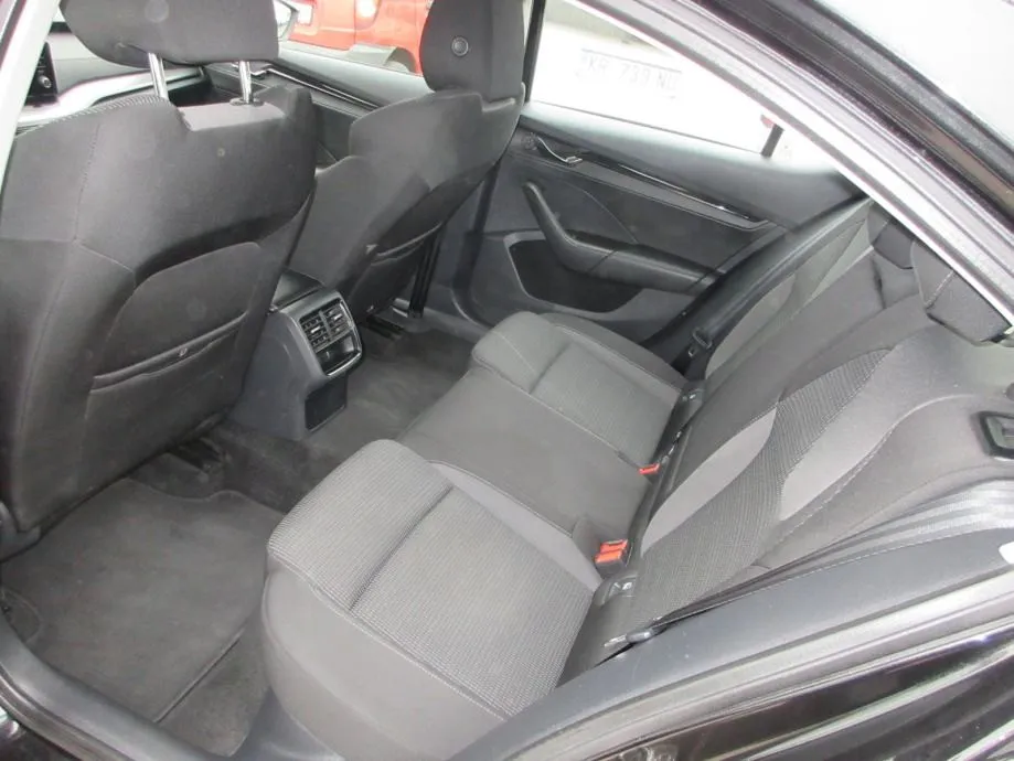 škoda octavia 2,0 tdi dsg 150ks,style;hr auto,samo 110.tkm,u sus.pdv-a - slika 11