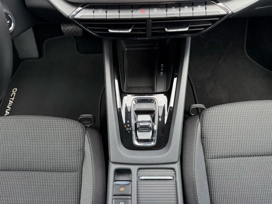 škoda octavia 2.0 tdi dsg °virtual°navi°adap. temp°leasing bez učešća° - slika 15