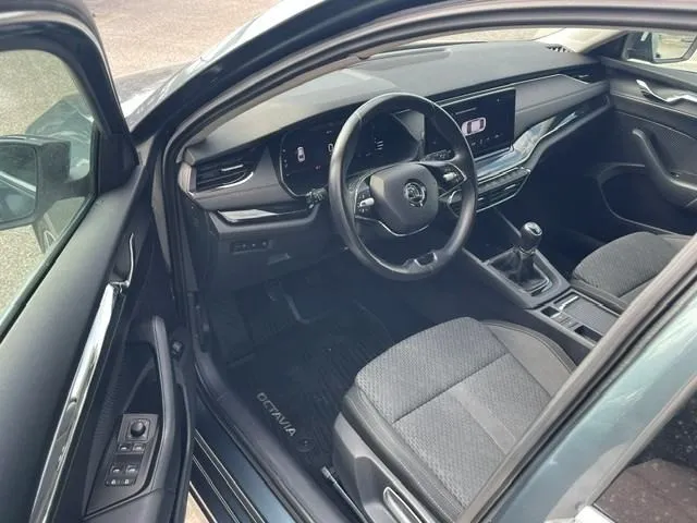 škoda octavia 2,0 tdi - slika 6
