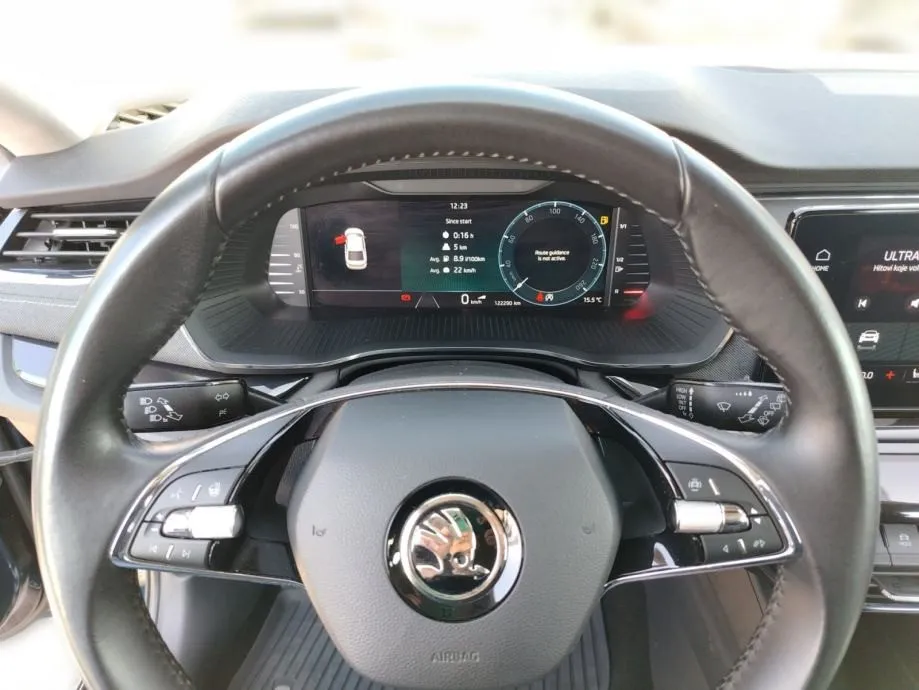 škoda octavia 2,0 tdi style - slika 8