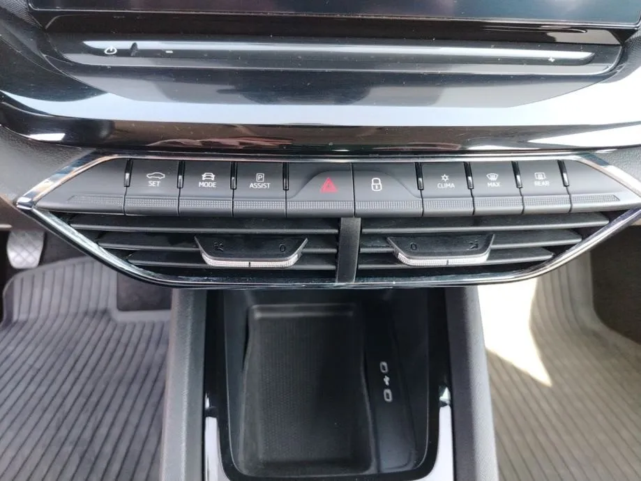 škoda octavia 2,0 tdi style - slika 14