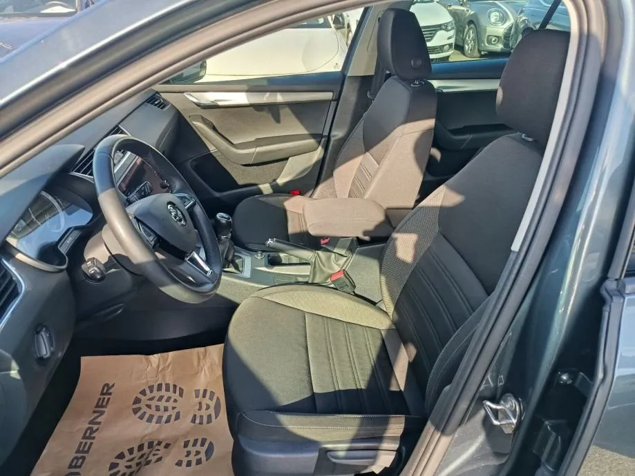 škoda octavia combi 1,6 tdi . jamstvo. leasing - slika 7