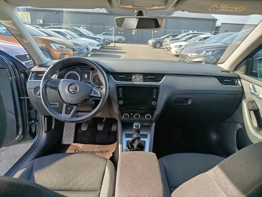 škoda octavia combi 1,6 tdi . jamstvo. leasing - slika 9