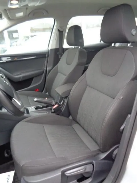 škoda octavia combi 1,6 tdi;style;park senz;app;tempo;alu16" - slika 12