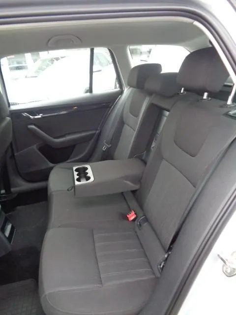 škoda octavia combi 1,6 tdi;style;park senz;app;tempo;alu16" - slika 11
