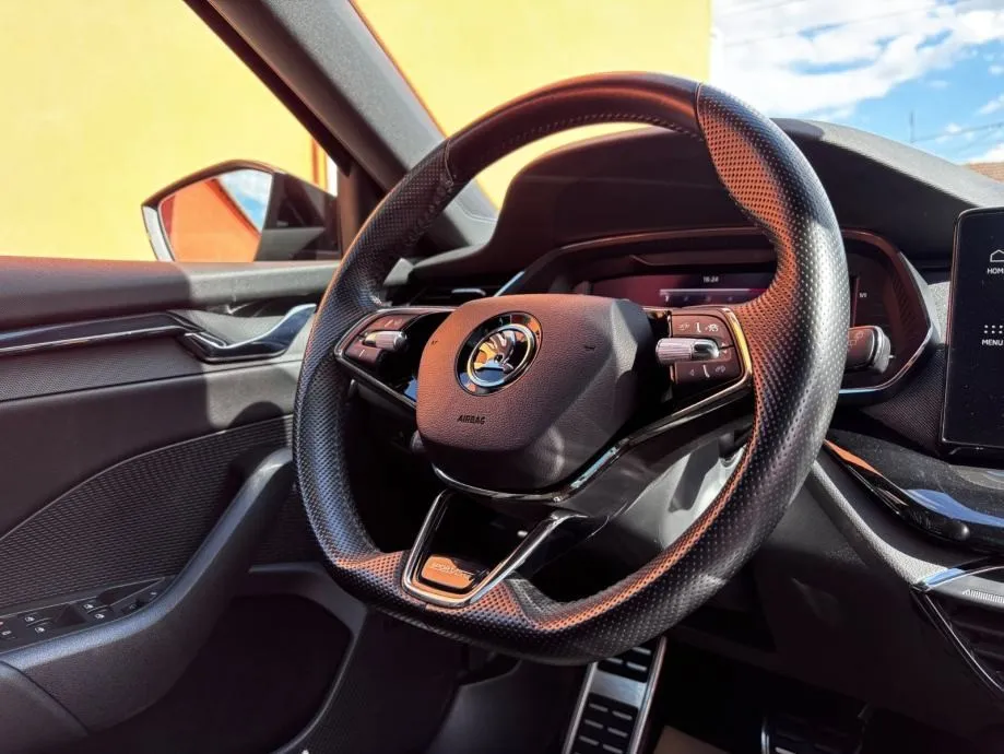 škoda octavia combi 2,0 tdi automat •2022•sportline•pano•leasingbezuče - slika 8