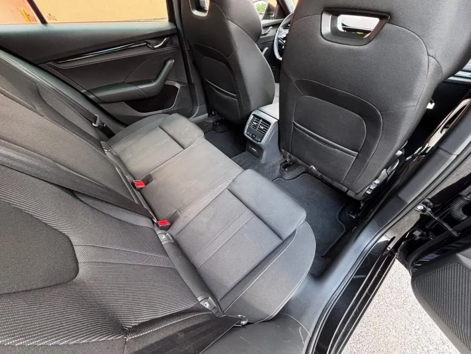 škoda octavia combi 2,0 tdi automat •2022•sportline•pano•leasingbezuče - slika 17