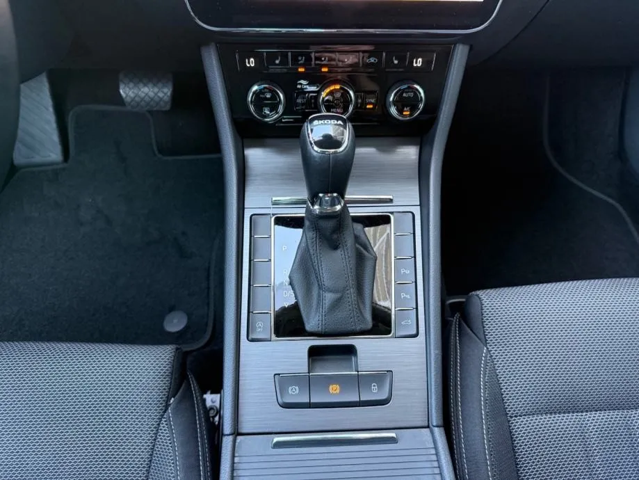 škoda superb 2.0 tdi °virtual°navi°kamera°leasing bez učešća° - slika 16