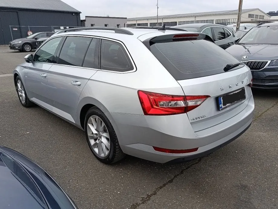 škoda superb combi 2,0 tdi dsg - slika 4