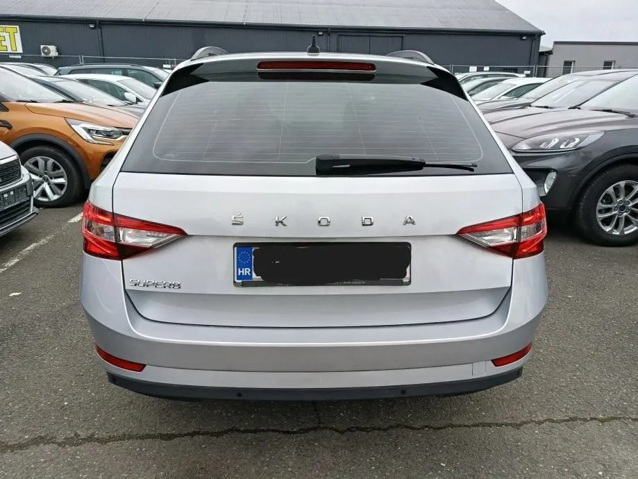 škoda superb combi 2,0 tdi dsg - slika 3