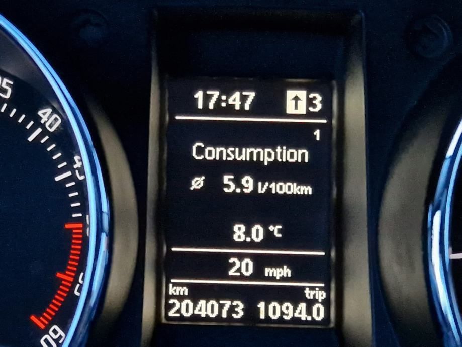škoda yeti 2,0 tdi pocinčan kao nov 1.lak i 1.vlasnik mog pl karticama - slika 6
