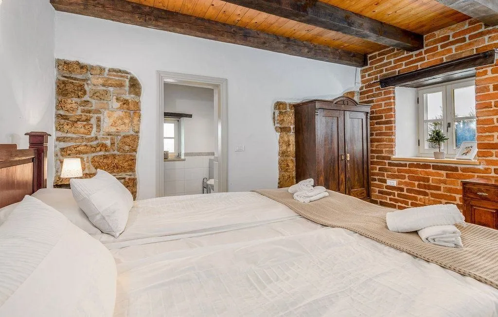 višnjan okolica-šarmantna kamena vila na rubu sela prodaje se - slika 25
