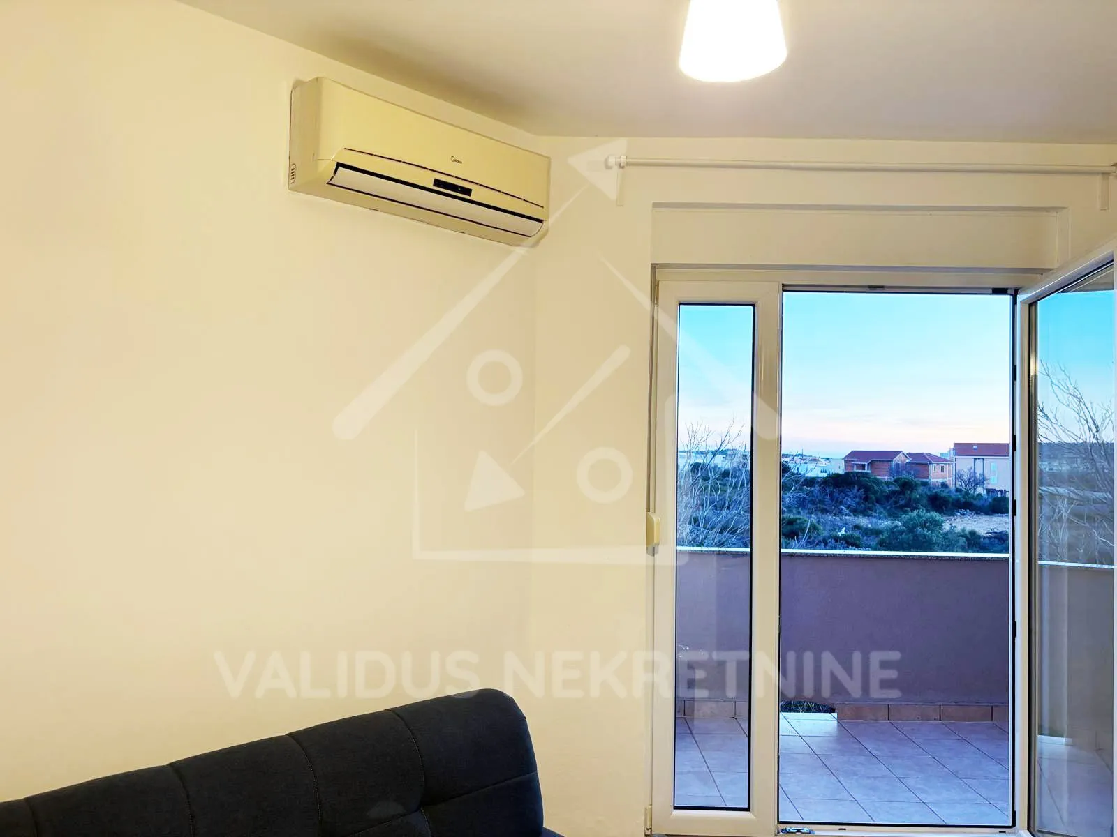 Trosobni stan odličnog rasporeda, Novalja, 43.30 m2