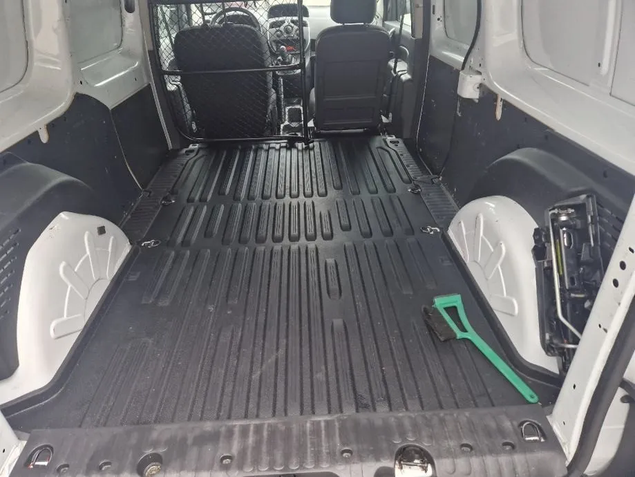 prodajem rabljeno vozilo: renault kangoo 1.5 dci maxi - slika 5