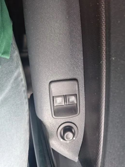prodajem rabljeno vozilo: renault kangoo 1.5 dci maxi - slika 8