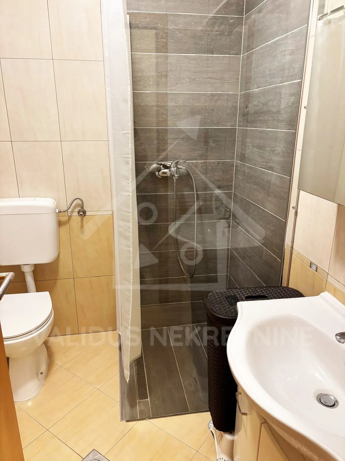 trosobni stan odličnog rasporeda, novalja, 43.30 m2 - slika 6