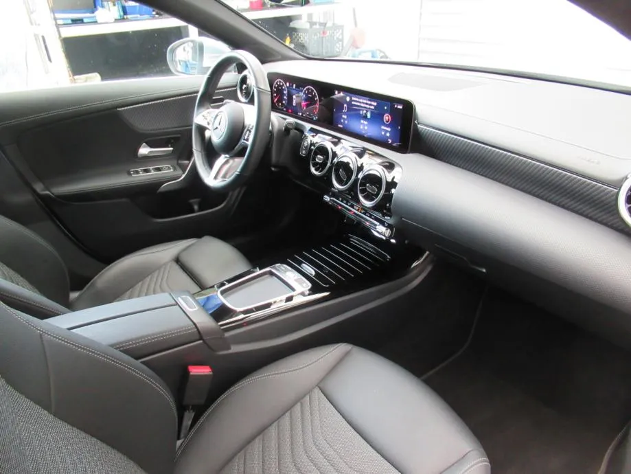mercedes-benz cla 180 progressive - slika 7