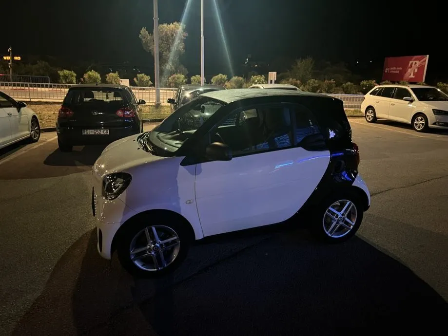 smart eq fortwo akcija ,12/2021, u sustavu pdv-a, reg.06/2025 - slika 10