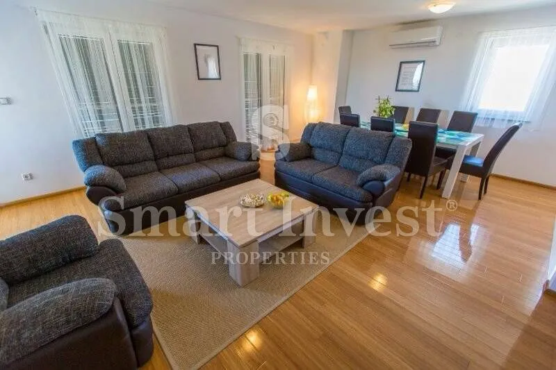 novi vinodolski, apartmanska kuća od 400 m2 - slika 10