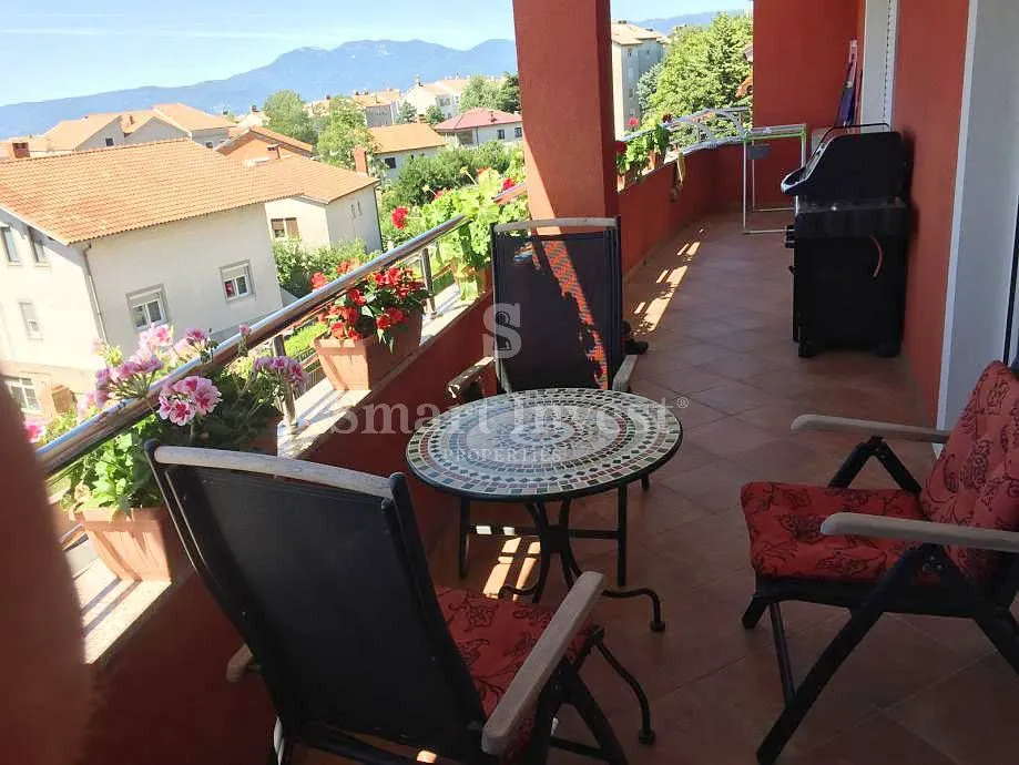 donja drenova, luksuzni stan 4s+db, 186 m2, pogled na more, 2 parkirna mjesta - slika 1