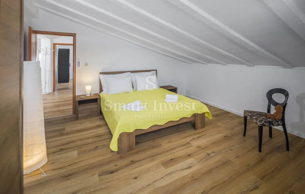 poreč, postrana kuća sa 3 apartmana i bazenom, 4 km od mora - slika 43