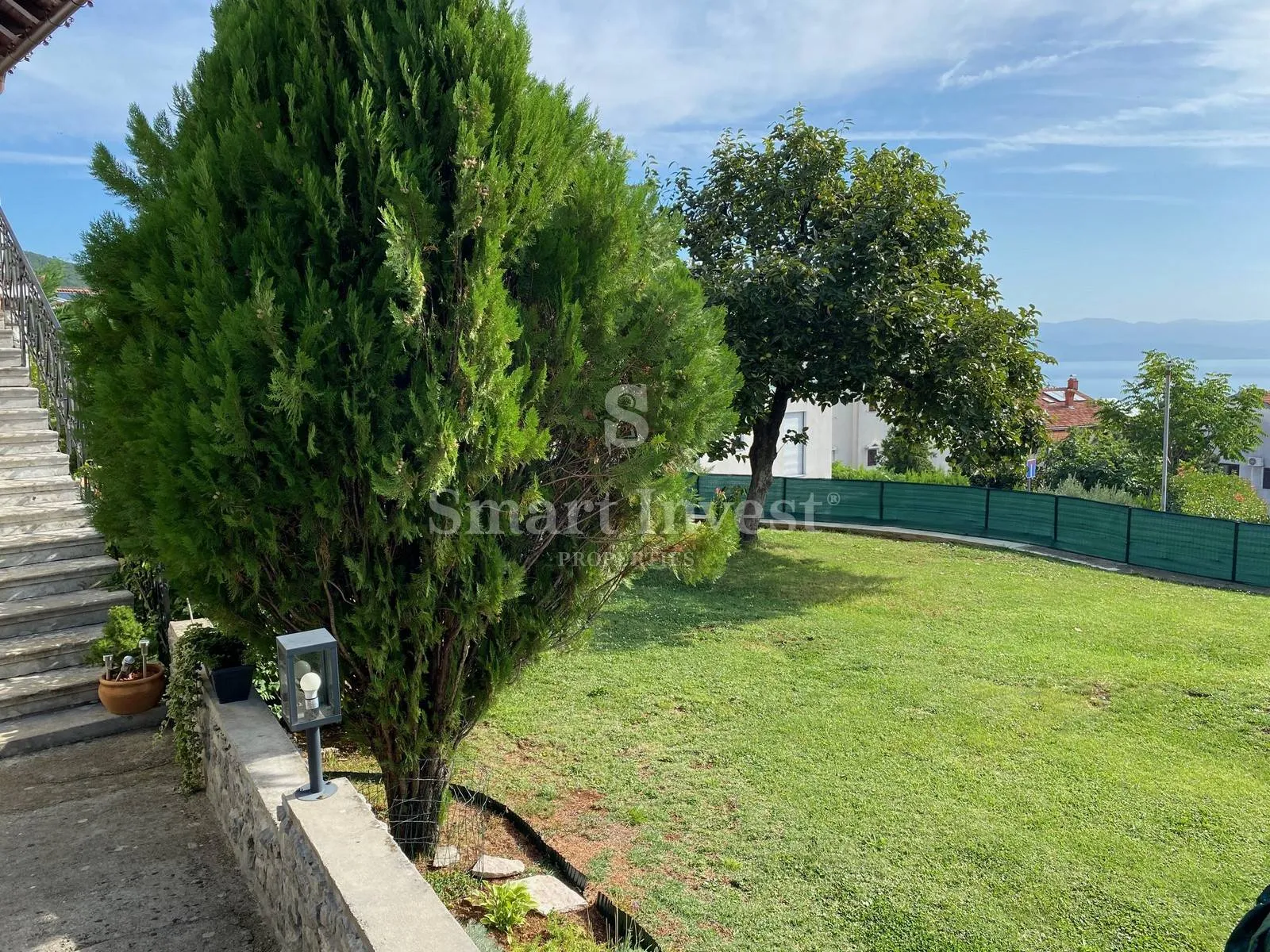 ičići, prekrasna kuća s velikom okućnicom i pogledom na more - slika 12