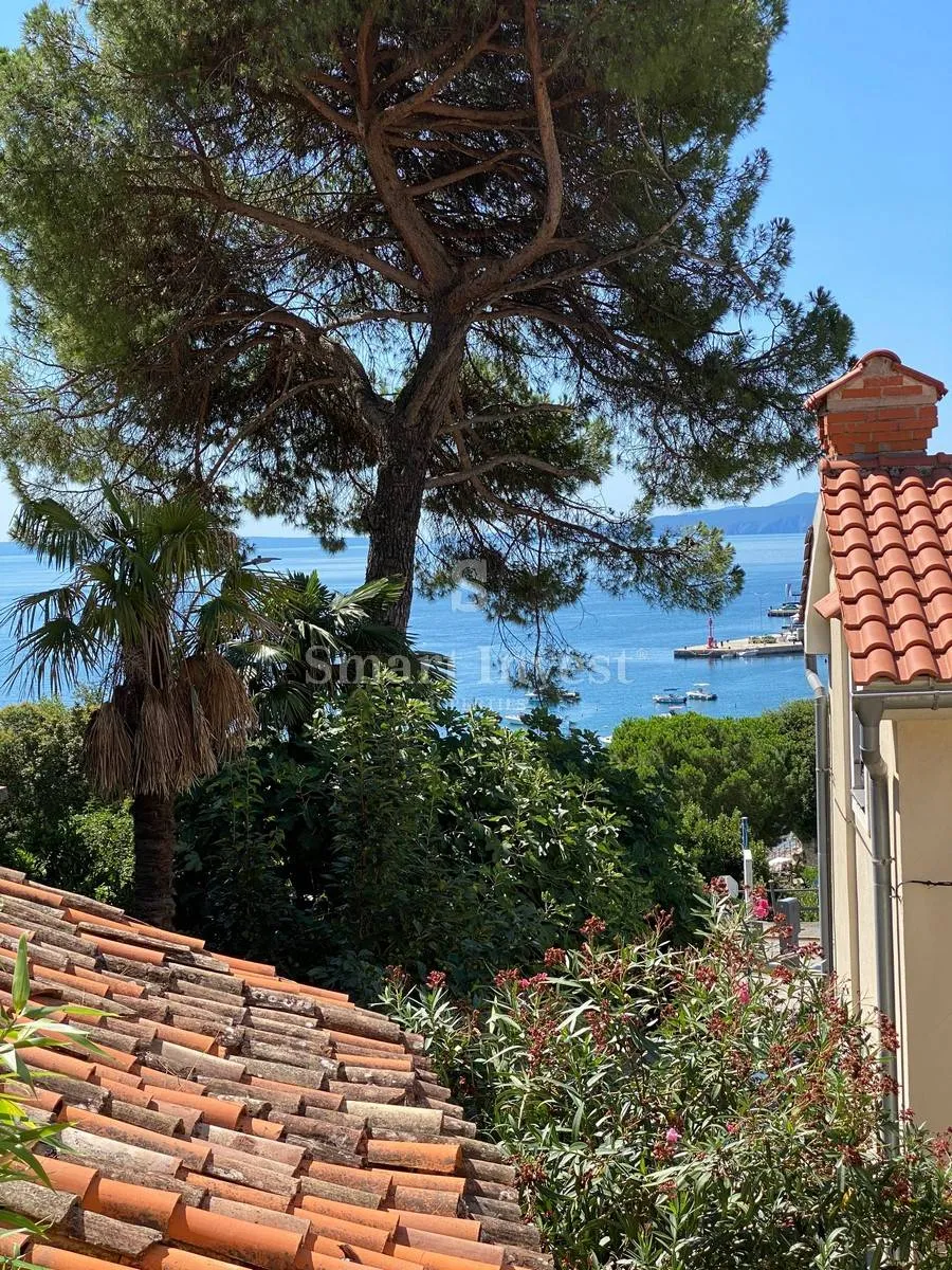 OPATIJA - CENTAR, dvoetažni stan na izvrsnoj lokaciji u samom centru