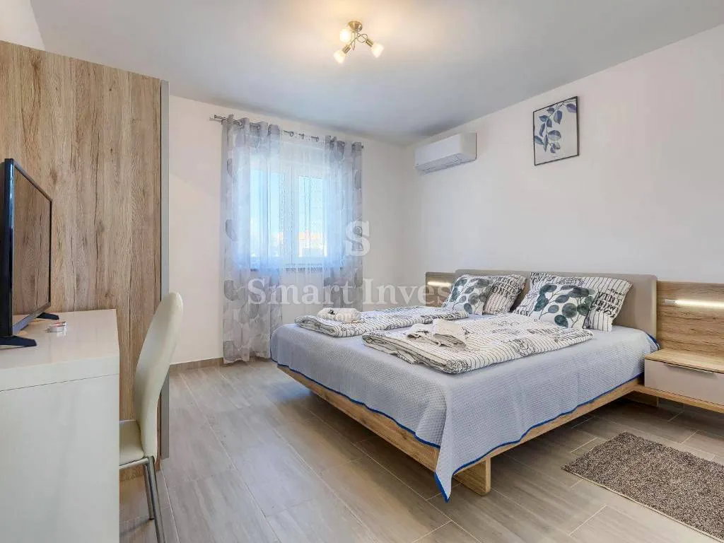 poreč, nova samostojeća kuća s bazenom, 5 km od mora - slika 14