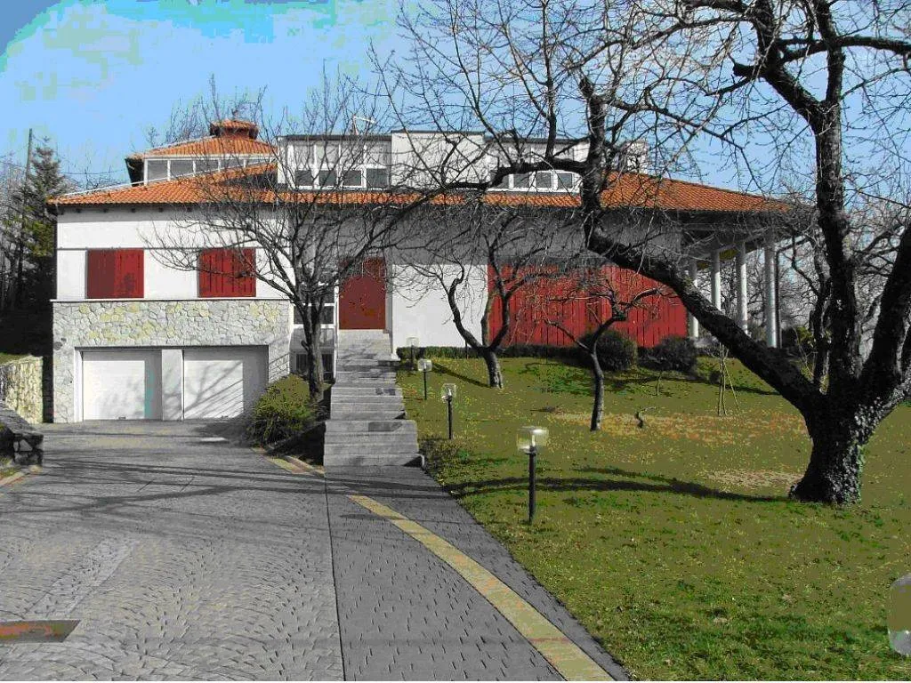 zagreb, obiteljska kuća od 500 m2 - slika 1