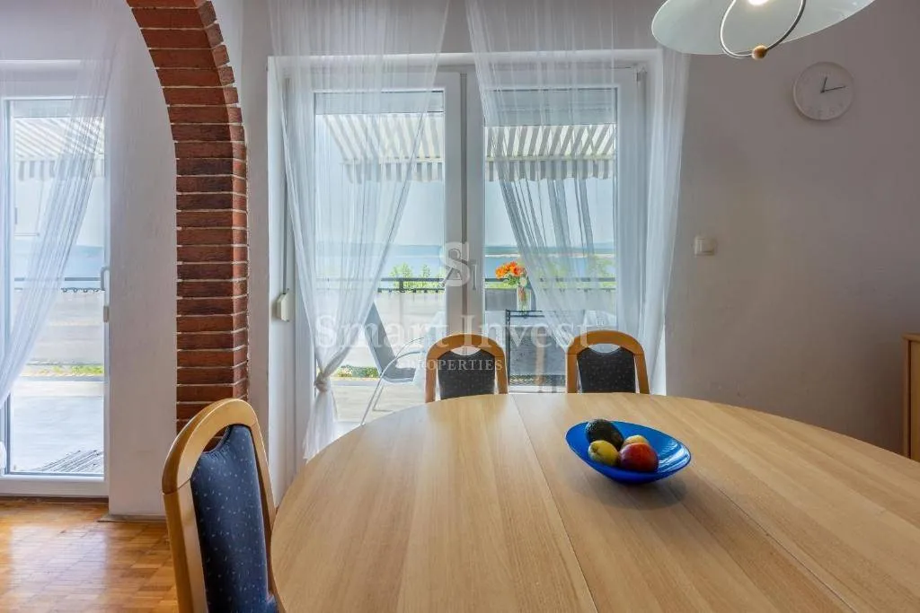 dramalj, kuća sa 5 apartmana i 2 garaže blizu mora - slika 33