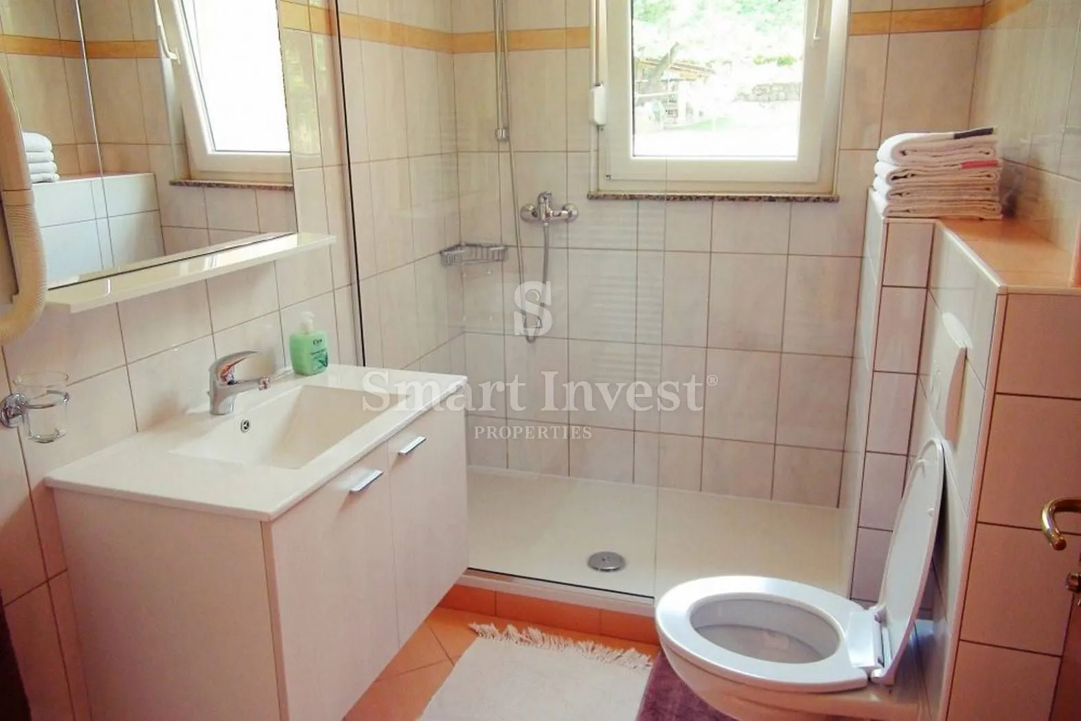 oprić, prekrasna apartmanska kuća 450 m2, s balkonima, terasama, pogledom na more i bazenom - slika 11