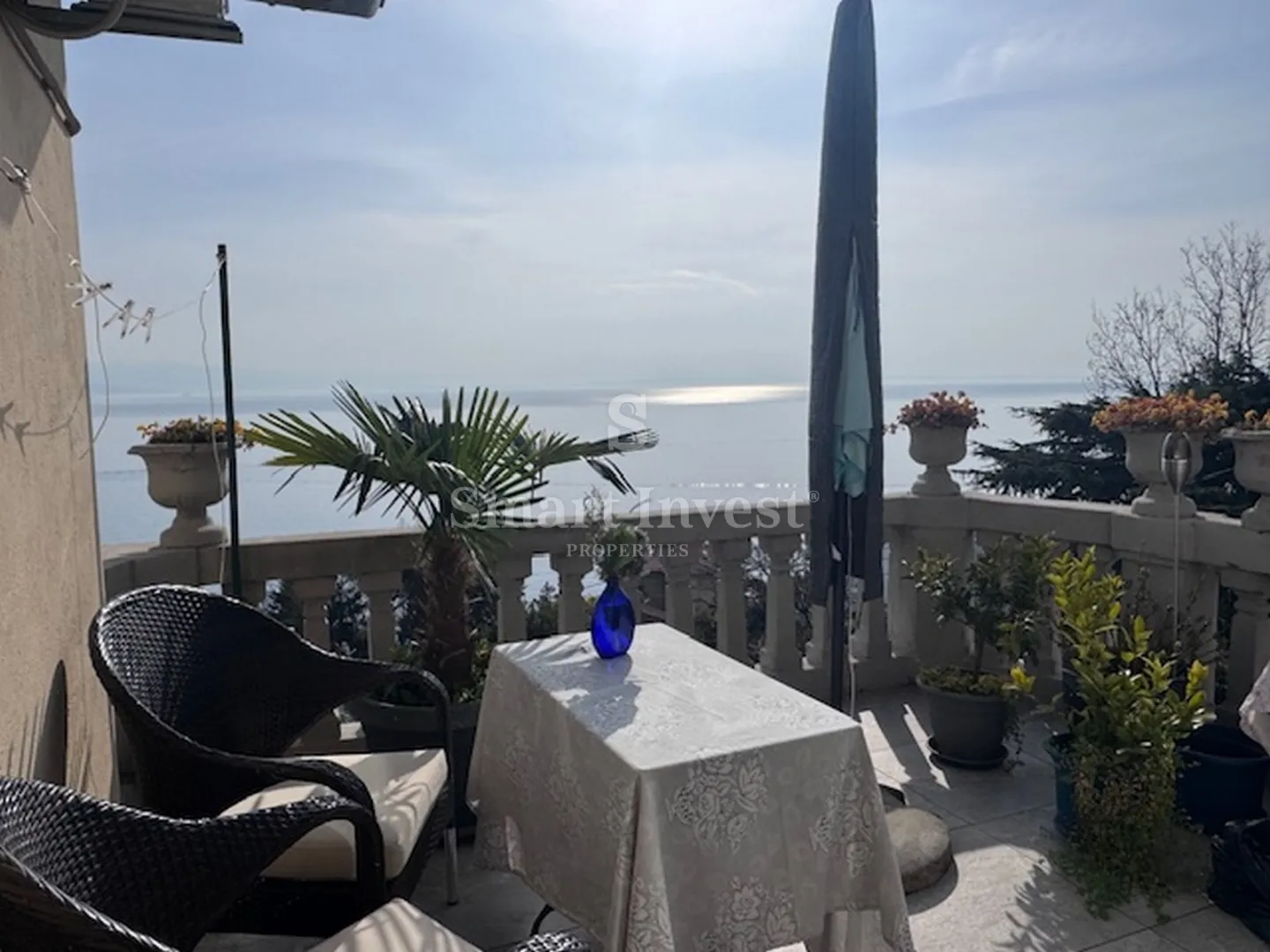 OPATIJA, etaža od 92.22 m2 u staroj vili s pogledom na na cijeli Kvarner!