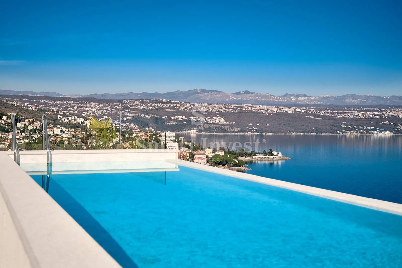 OPATIJA, raskošni penthouse s krovnom terasom i bazenom (S3)