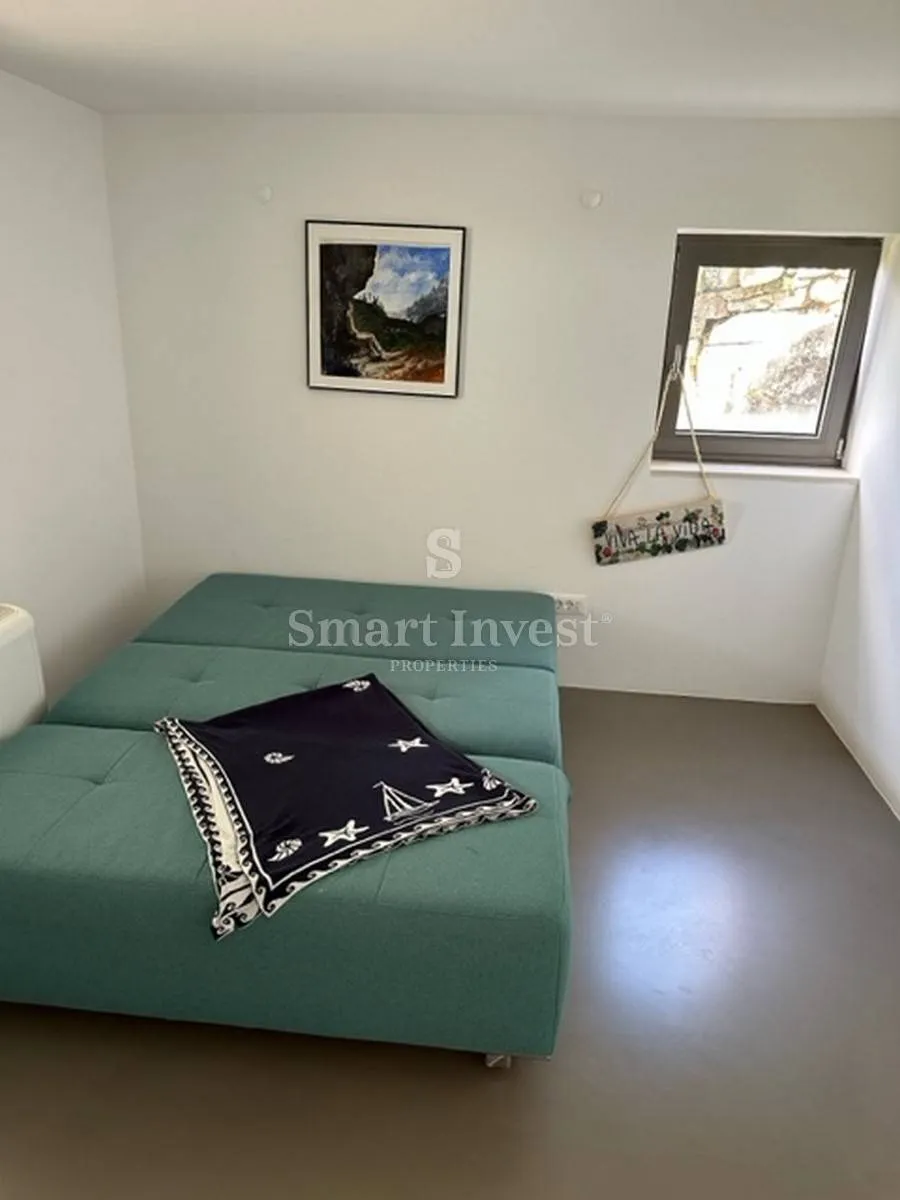 ičići - poljane, kuća površine 500 m2 - slika 12