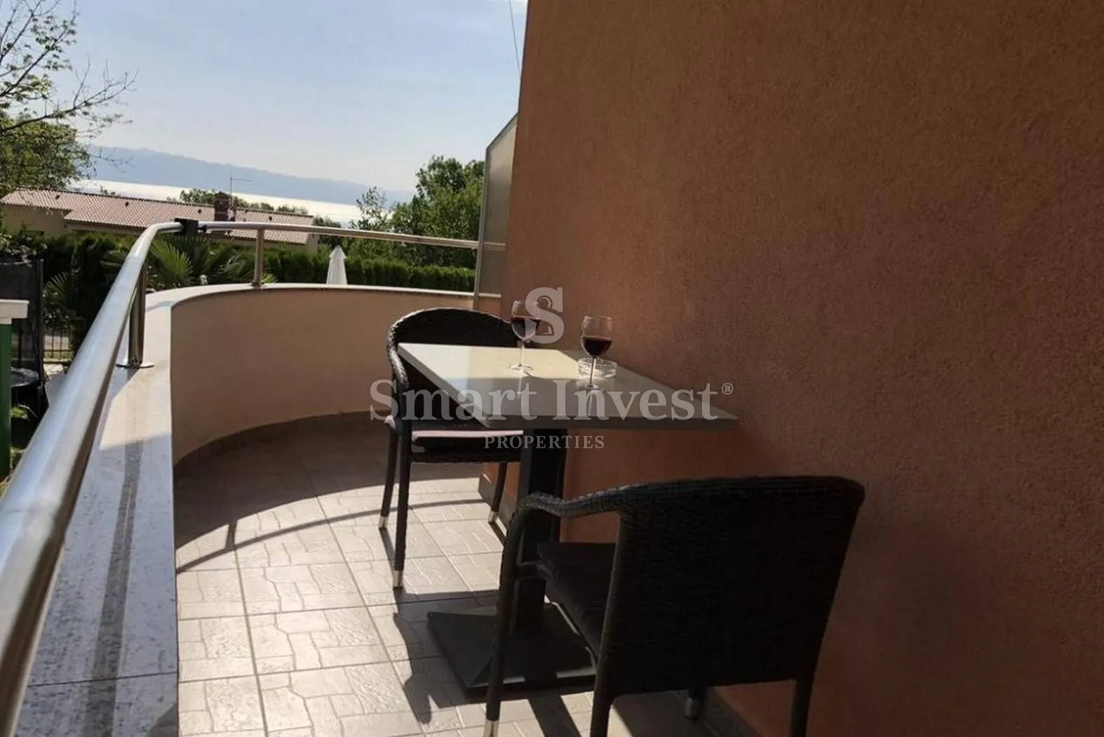 oprić, prekrasna apartmanska kuća 450 m2, s balkonima, terasama, pogledom na more i bazenom - slika 18