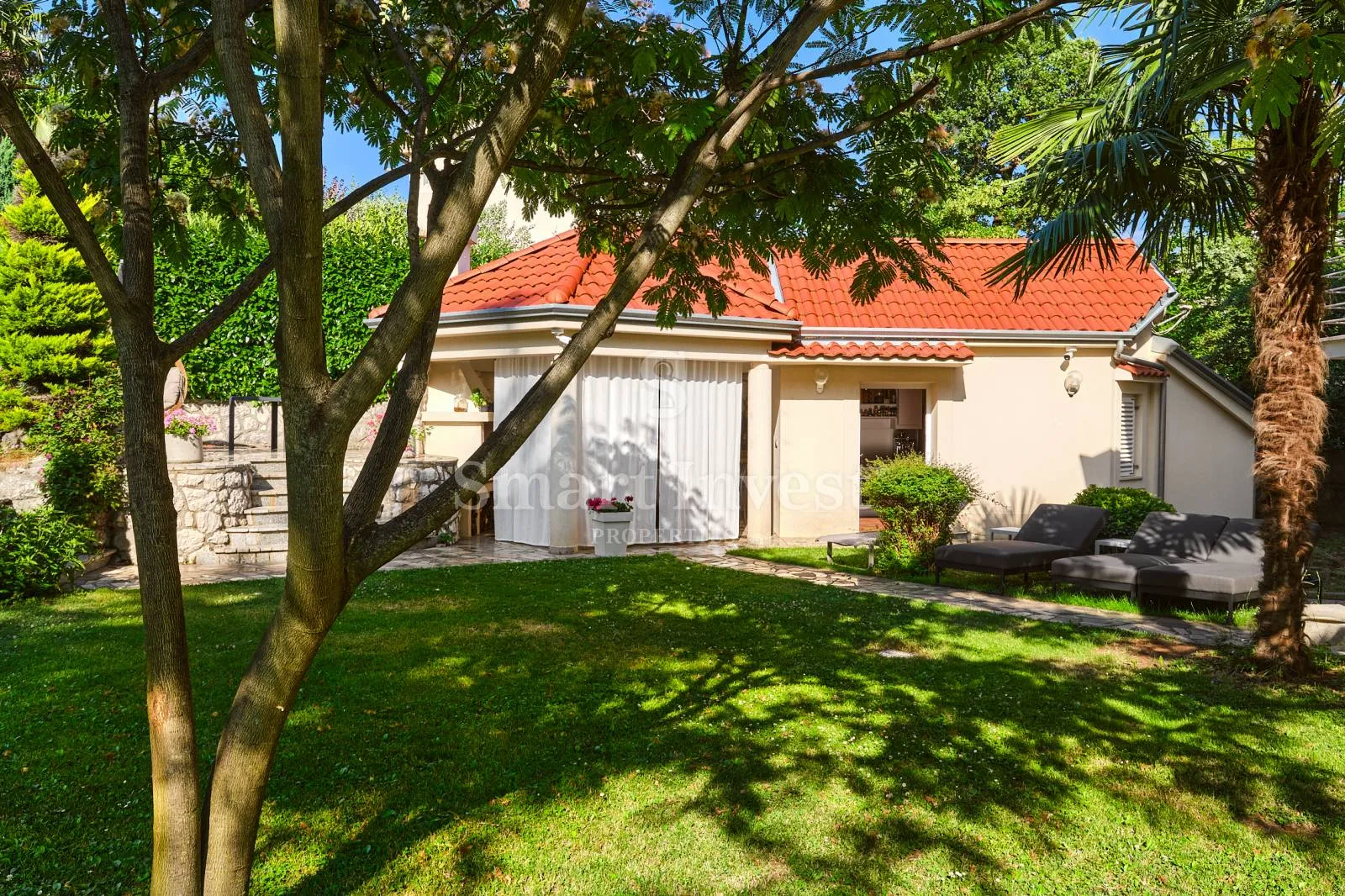 opatija, vila s pogledom na more i velikom okućnicom - slika 13