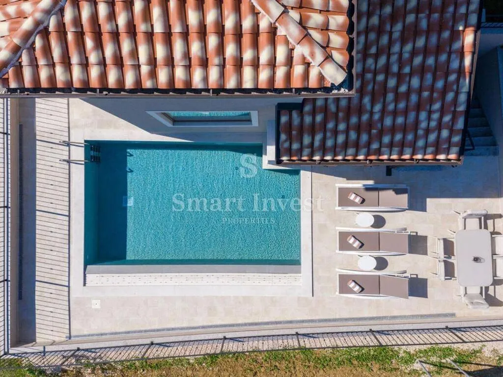 buje, kamena villa s bazenom i pogledom na more - slika 4