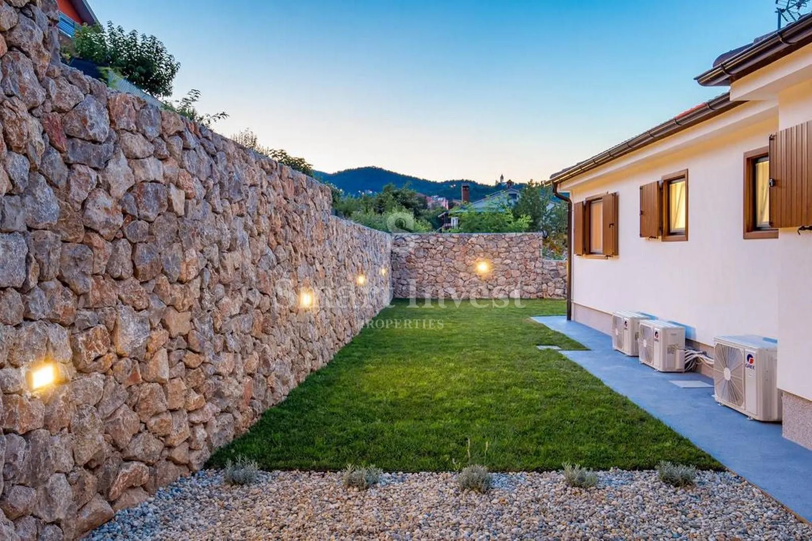 pobri, kuća od 200 m2 s bazenom i okućnicom od 750 m2 - slika 30