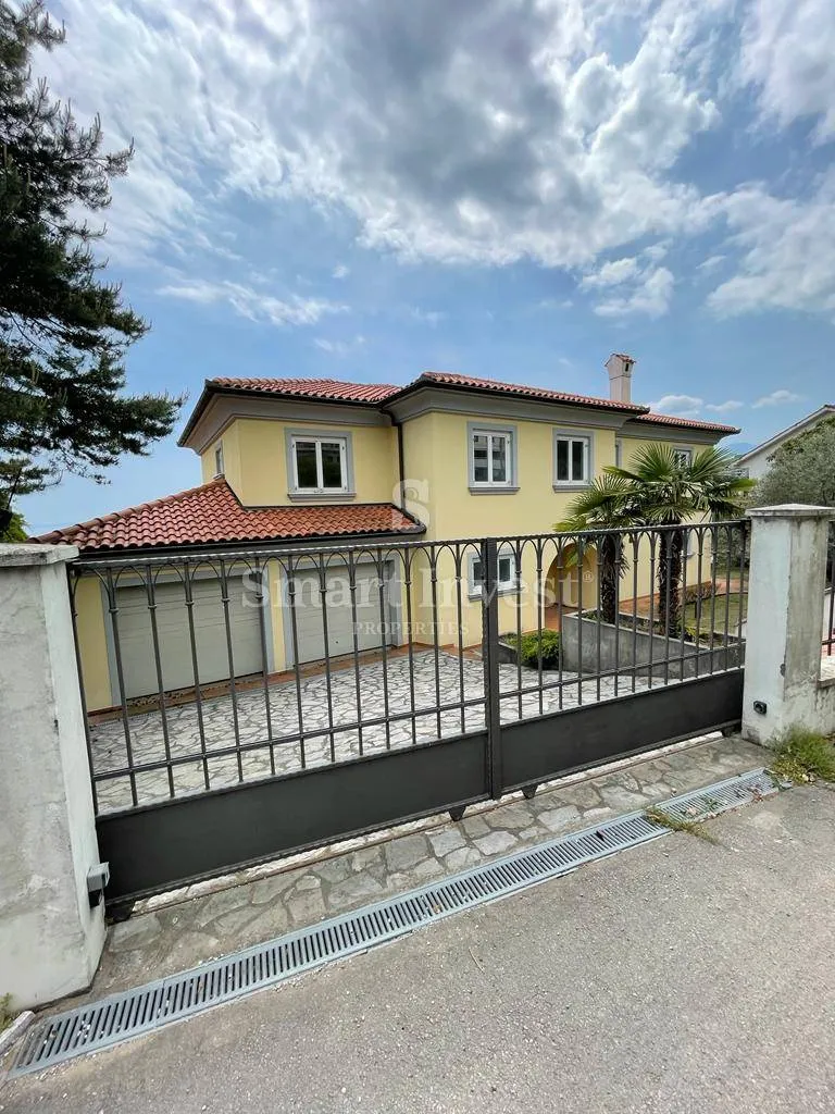 opatija, vila s bazenom i pogledom na more na velikoj okućnici - slika 9